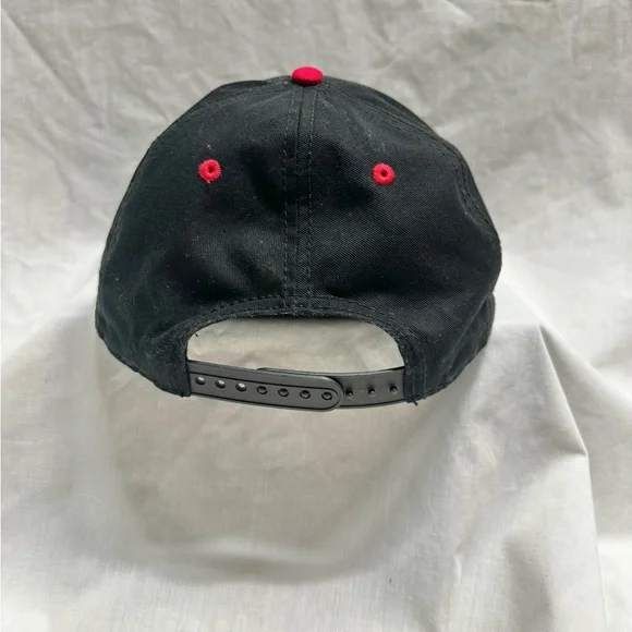 Levi’s | Black and Red Embroidered SnapBack Hat | - Picture 2 of 5